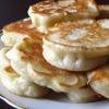 Вкусные воздушные оладушки. Несколько правил идеальных воздушных оладушек. Оладьи с начинкой на кефире