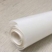 Options pour remplacer le papier sulfurisé par du papier d'aluminium, un manchon, un tapis en silicone, du papier calque
