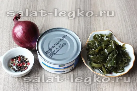 Вкусный салат с тунцом с капустой.