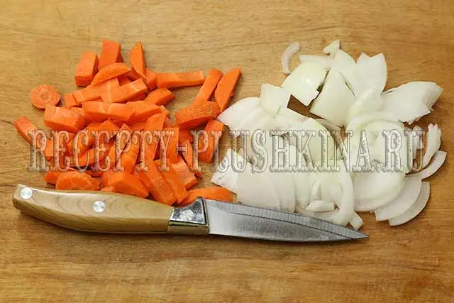 Рагу овощное с капустой и с картошкой и кабачками.