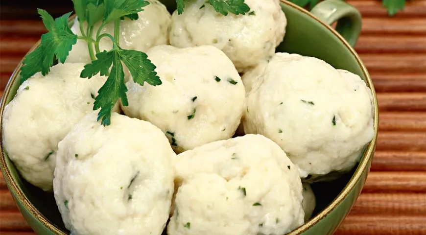 Хлебные клецки — сытный гарнир к мясу