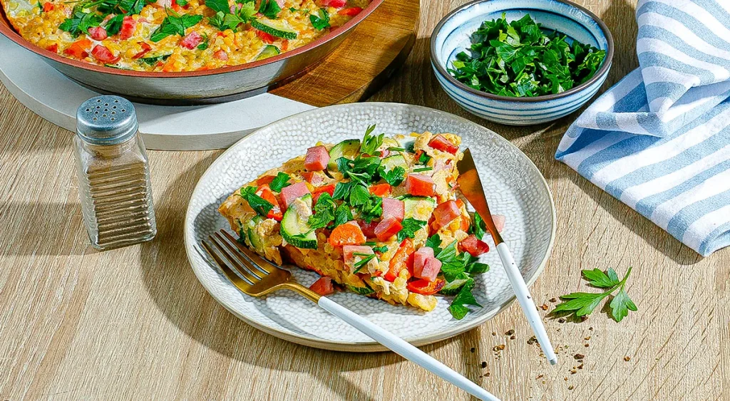 Птитим с балыковой колбасой и овощами